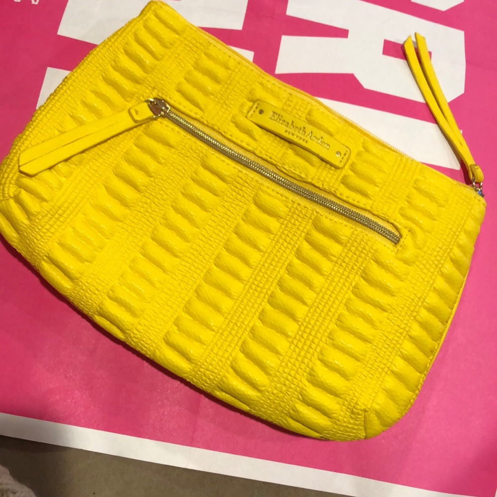 Elizabeth Arden  mini makeup bag